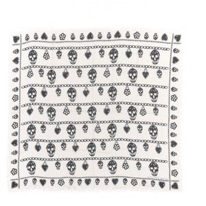 ALEXANDER MCQUEEN Modal Skull Heart And Chain Scarf
 in Gray/Black